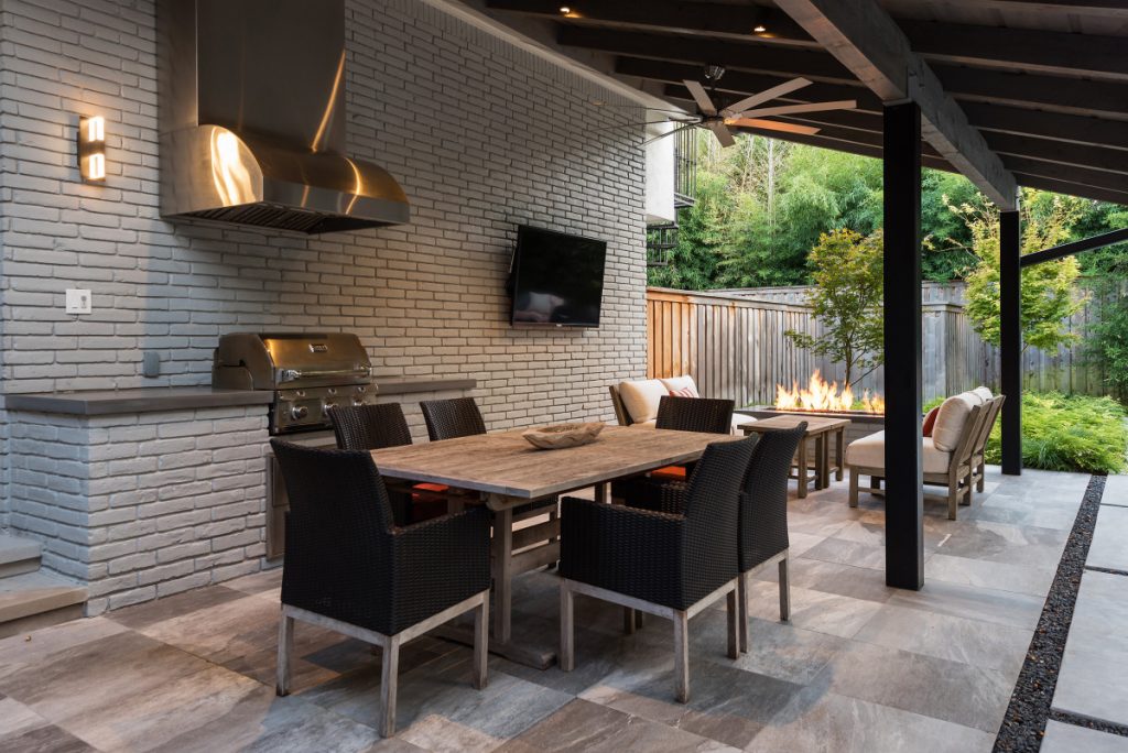 Bonick Landscaping Blurring the Boundaries: Indoor-Outdoor Living Spaces  