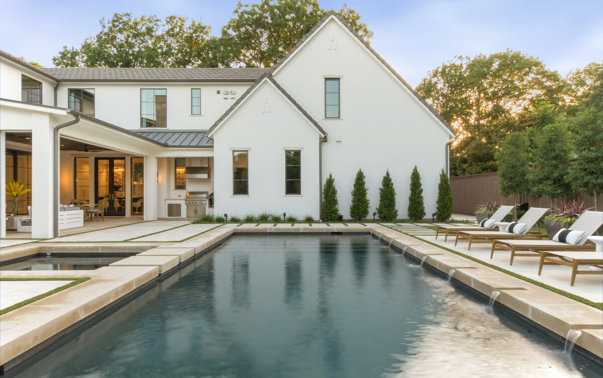 Preston-Hollow-Custom-Pools-Luxury-Water-Features-Bonick-Landscaping