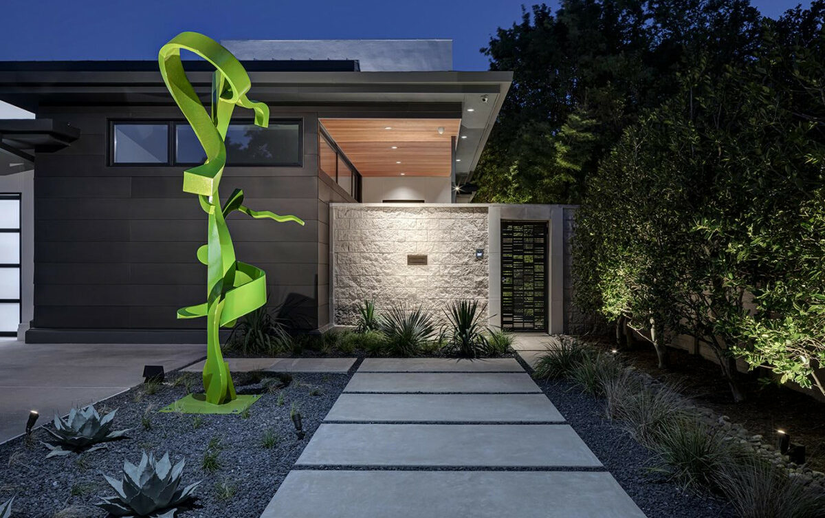 Preston-Hollow-Modern-Landscape-Architecture-Outdoor-Living-Bonick-Landscaping