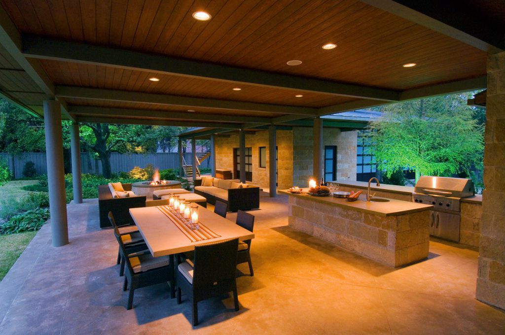 Contemporary Outdoor Kitchen - Dallas, TX