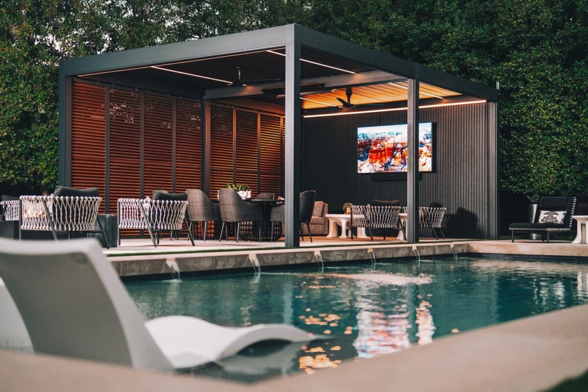 weather-resistant outdoor furniture and Renson pergola